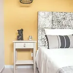 Modern In With Shared Pool. شقة *