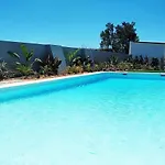 شقة Modern In With Shared Pool. *