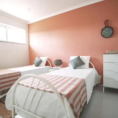 Апартаменты Modern In With Shared Pool. *