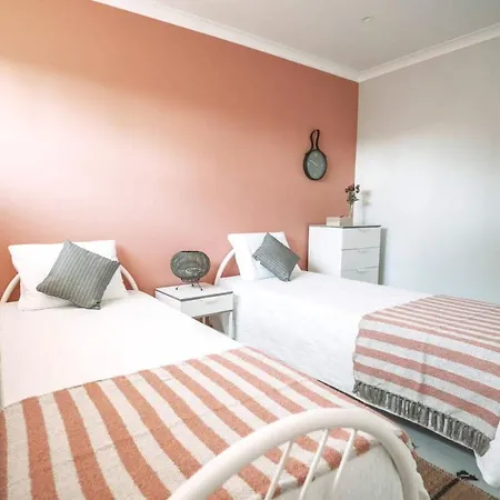 Апартаменты Modern In With Shared Pool. *