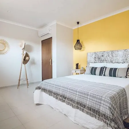 Modern In With Shared Pool. Estoi