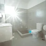 アパート Modern In With Shared Pool.